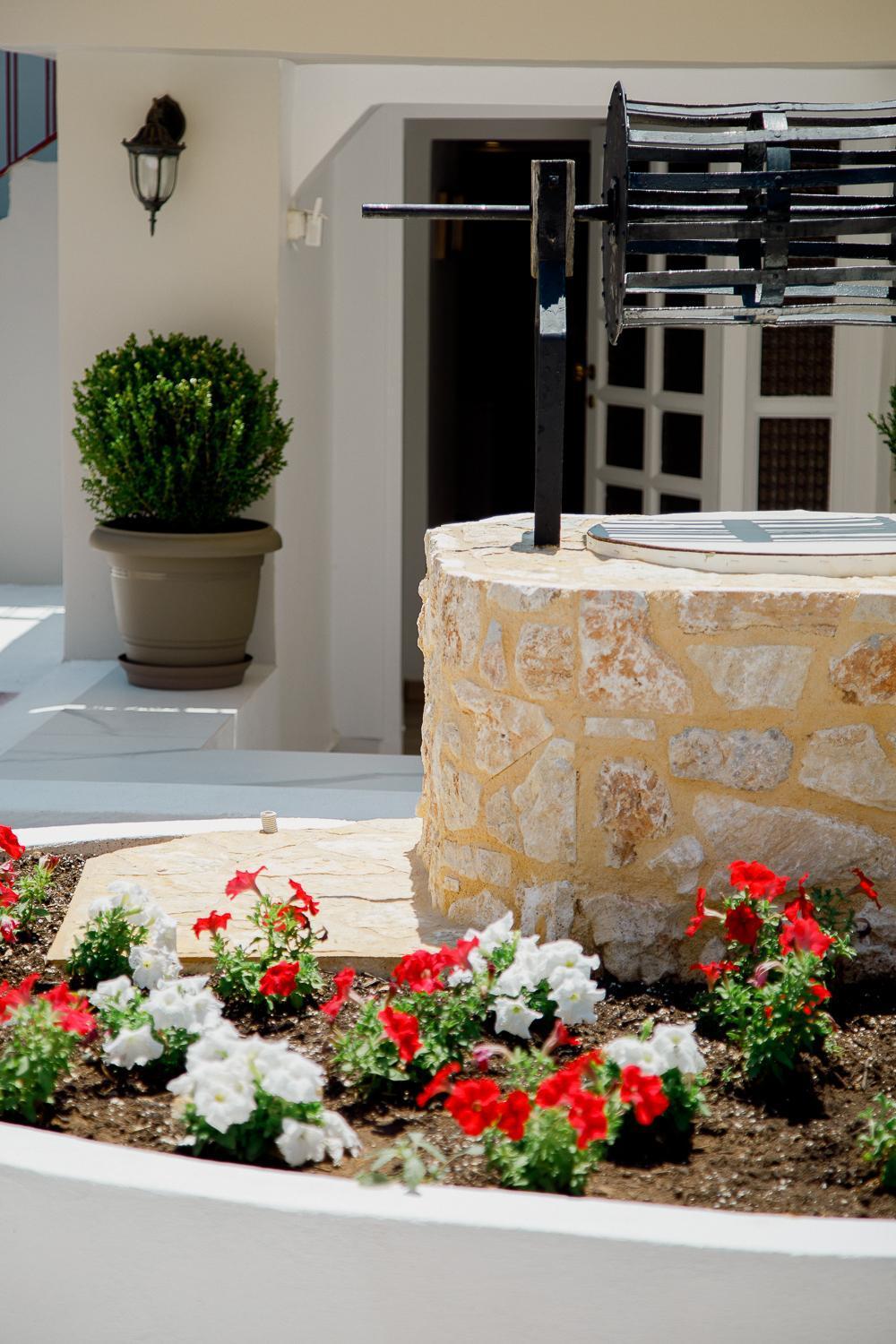 الشقق الفندقية Corinthفي  Iris Garden Retreat المظهر الخارجي الصورة