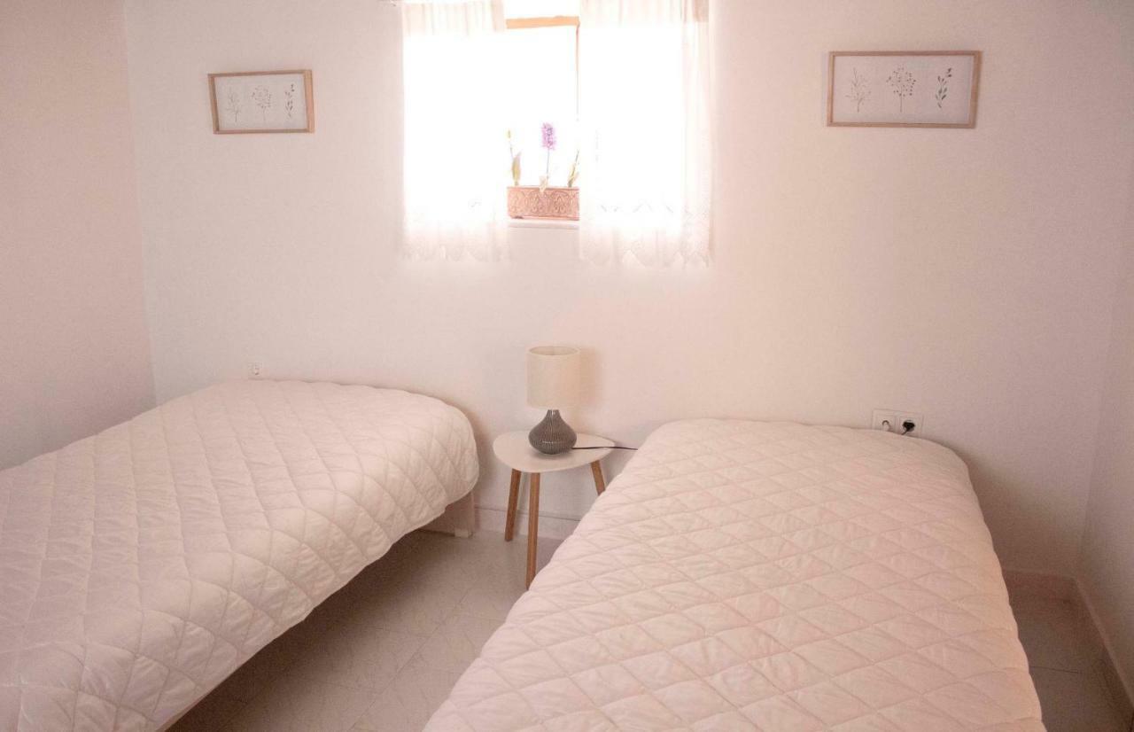 الشقق الفندقية Corinthفي  Iris Garden Retreat المظهر الخارجي الصورة
